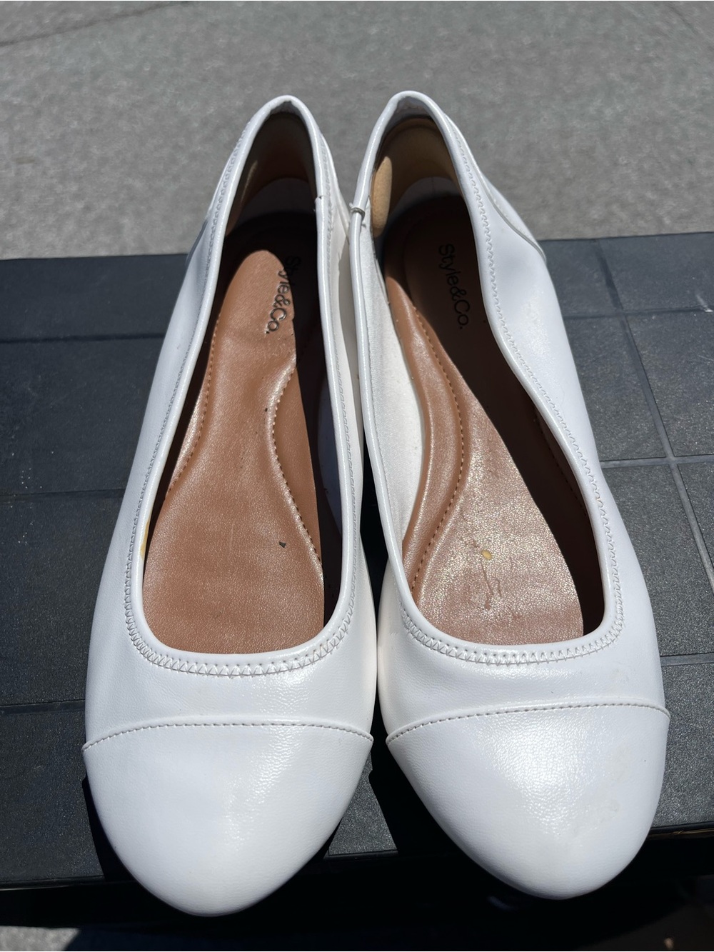 Style & Co. White Round-Toe Leather Ballet Flats